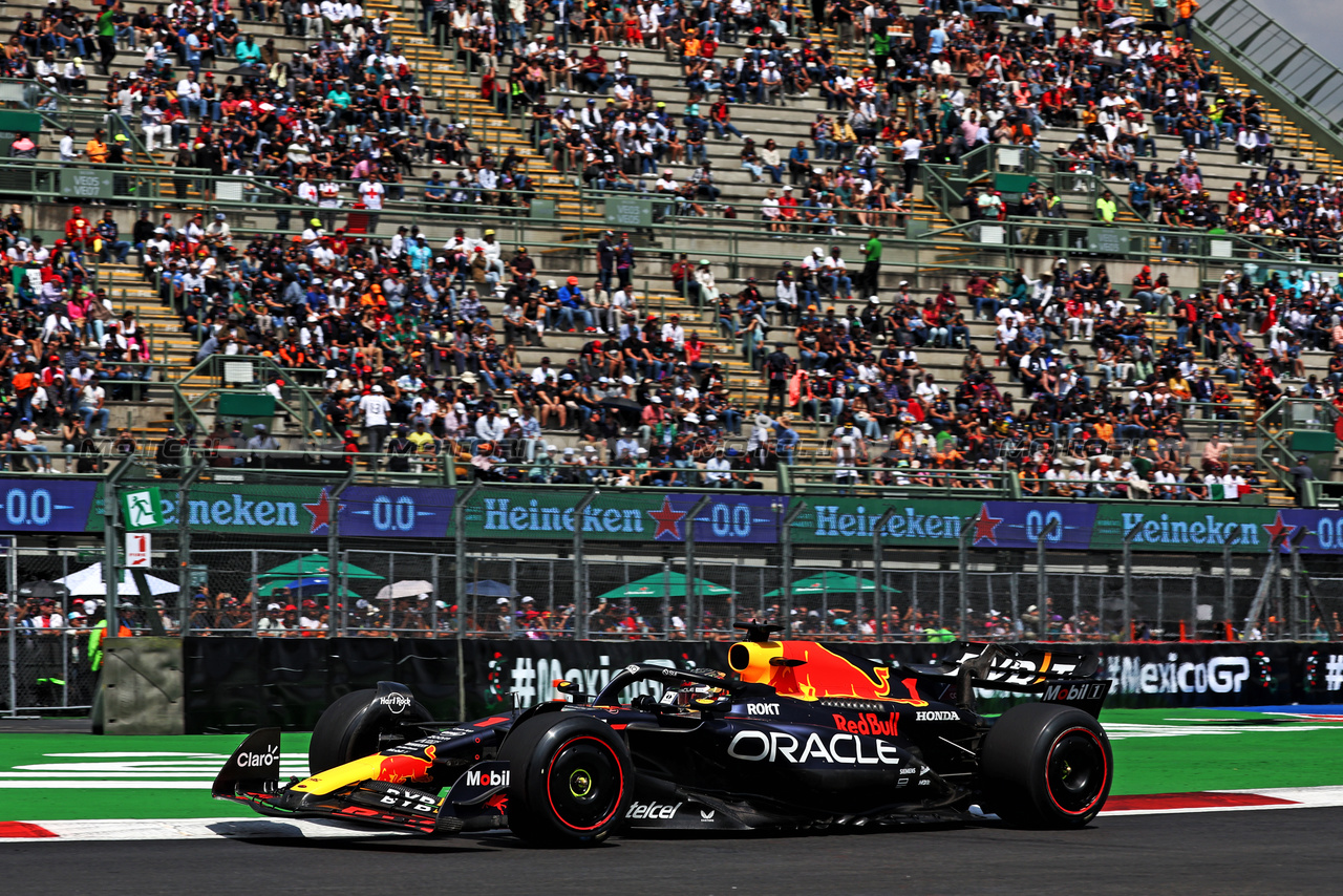 GP MESSICO, Max Verstappen (NLD) Red Bull Racing RB19.

27.10.2023. Formula 1 World Championship, Rd 20, Mexican Grand Prix, Mexico City, Mexico, Practice Day.

- www.xpbimages.com, EMail: requests@xpbimages.com © Copyright: Moy / XPB Images