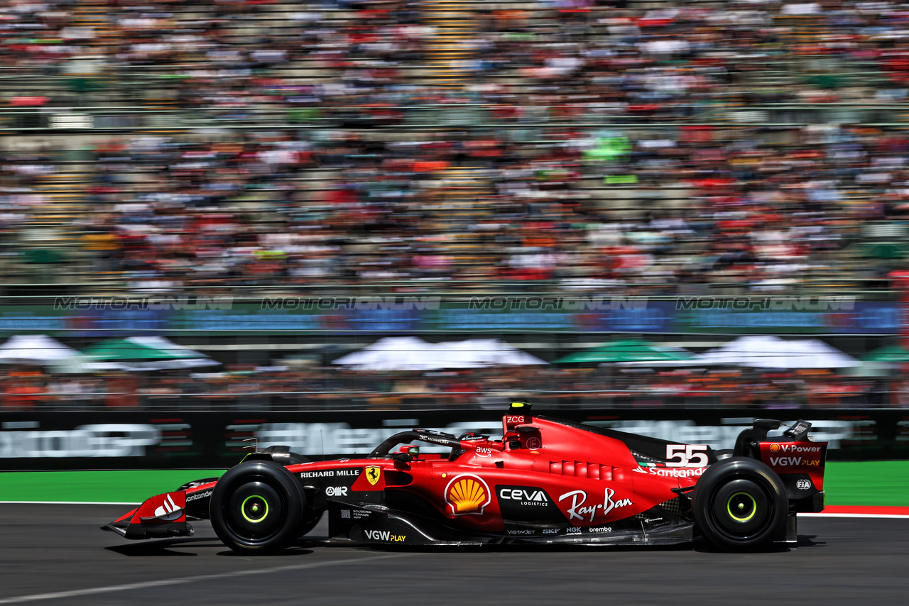 GP MESSICO, Carlos Sainz Jr (ESP) Ferrari SF-23.

27.10.2023. Formula 1 World Championship, Rd 20, Mexican Grand Prix, Mexico City, Mexico, Practice Day.

- www.xpbimages.com, EMail: requests@xpbimages.com © Copyright: Moy / XPB Images
