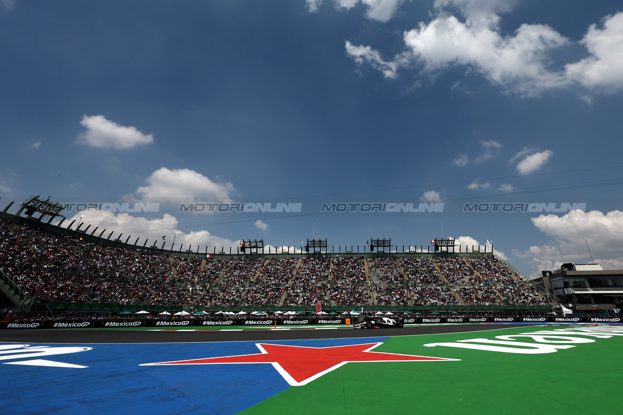 GP MESSICO, Isack Hadjar (FRA) AlphaTauri AT04 Test Driver.

27.10.2023. Formula 1 World Championship, Rd 20, Mexican Grand Prix, Mexico City, Mexico, Practice Day.

- www.xpbimages.com, EMail: requests@xpbimages.com © Copyright: Moy / XPB Images