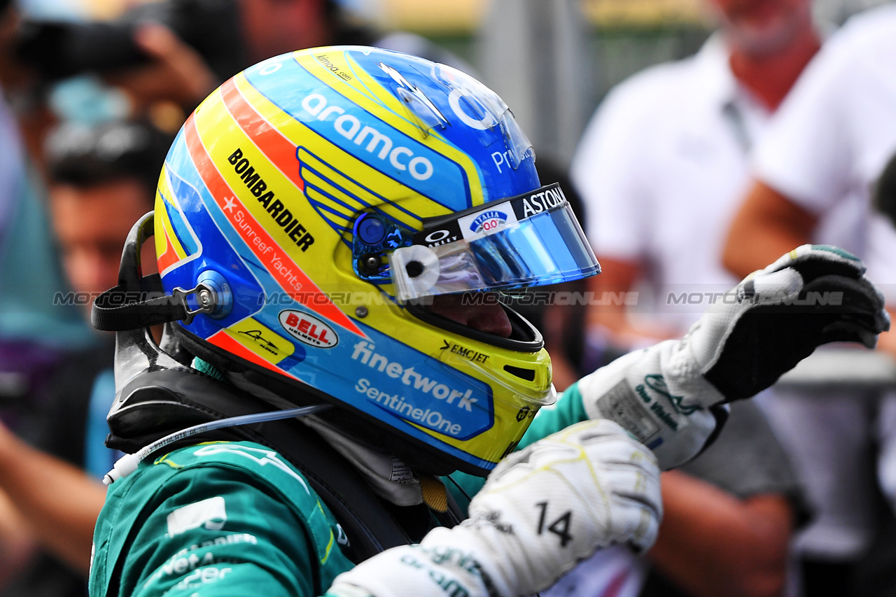 GP MIAMI, Fernando Alonso (ESP) Aston Martin F1 Team celebrates his third position in parc ferme.

07.05.2023. Formula 1 World Championship, Rd 5, Miami Grand Prix, Miami, Florida, USA, Gara Day.

- www.xpbimages.com, EMail: requests@xpbimages.com ¬© Copyright: Price / XPB Images