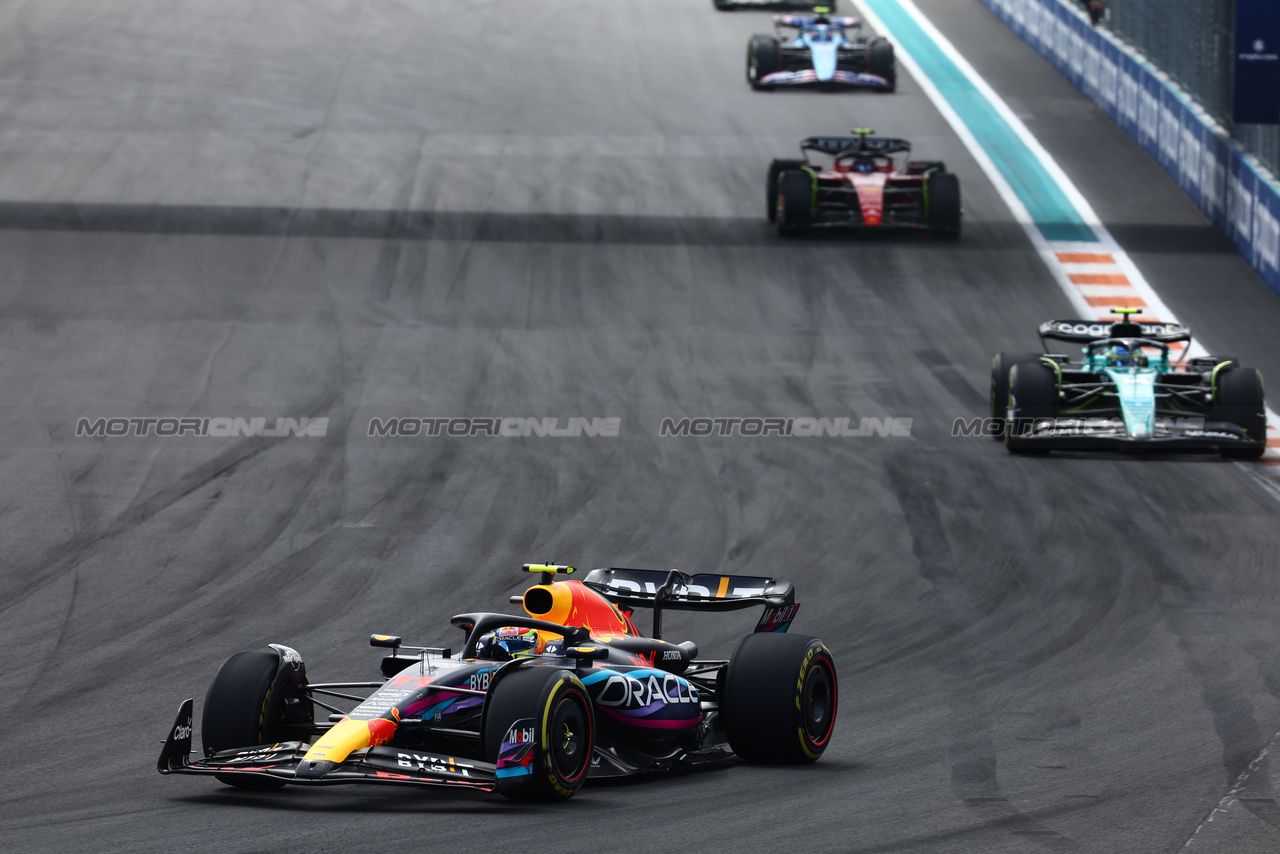 GP MIAMI, Sergio Perez (MEX) Red Bull Racing RB19.

07.05.2023. Formula 1 World Championship, Rd 5, Miami Grand Prix, Miami, Florida, USA, Gara Day.

- www.xpbimages.com, EMail: requests@xpbimages.com ¬© Copyright: Batchelor / XPB Images