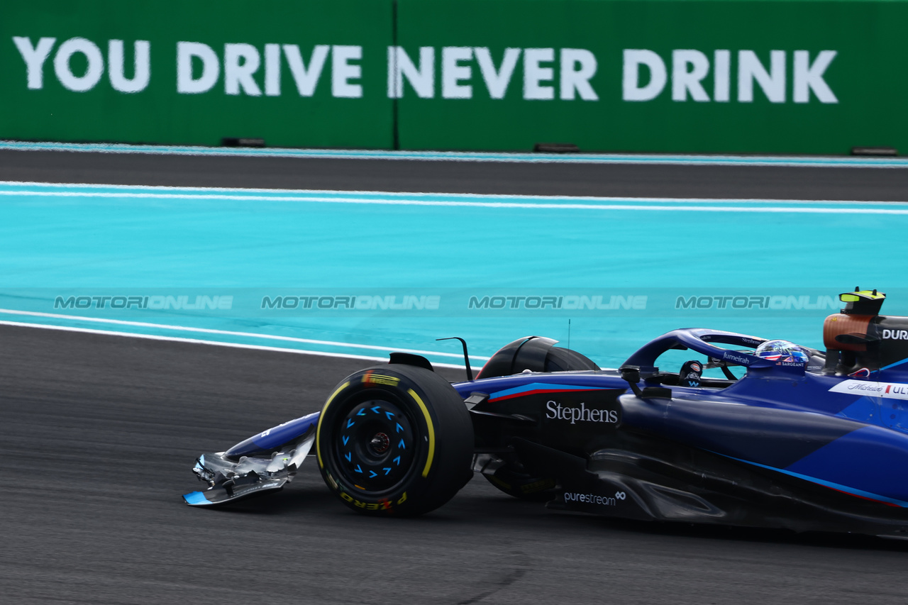 GP MIAMI, Logan Sargeant (USA) Williams Racing FW45 with a broken front wing.

07.05.2023. Formula 1 World Championship, Rd 5, Miami Grand Prix, Miami, Florida, USA, Gara Day.

- www.xpbimages.com, EMail: requests@xpbimages.com ¬© Copyright: Batchelor / XPB Images