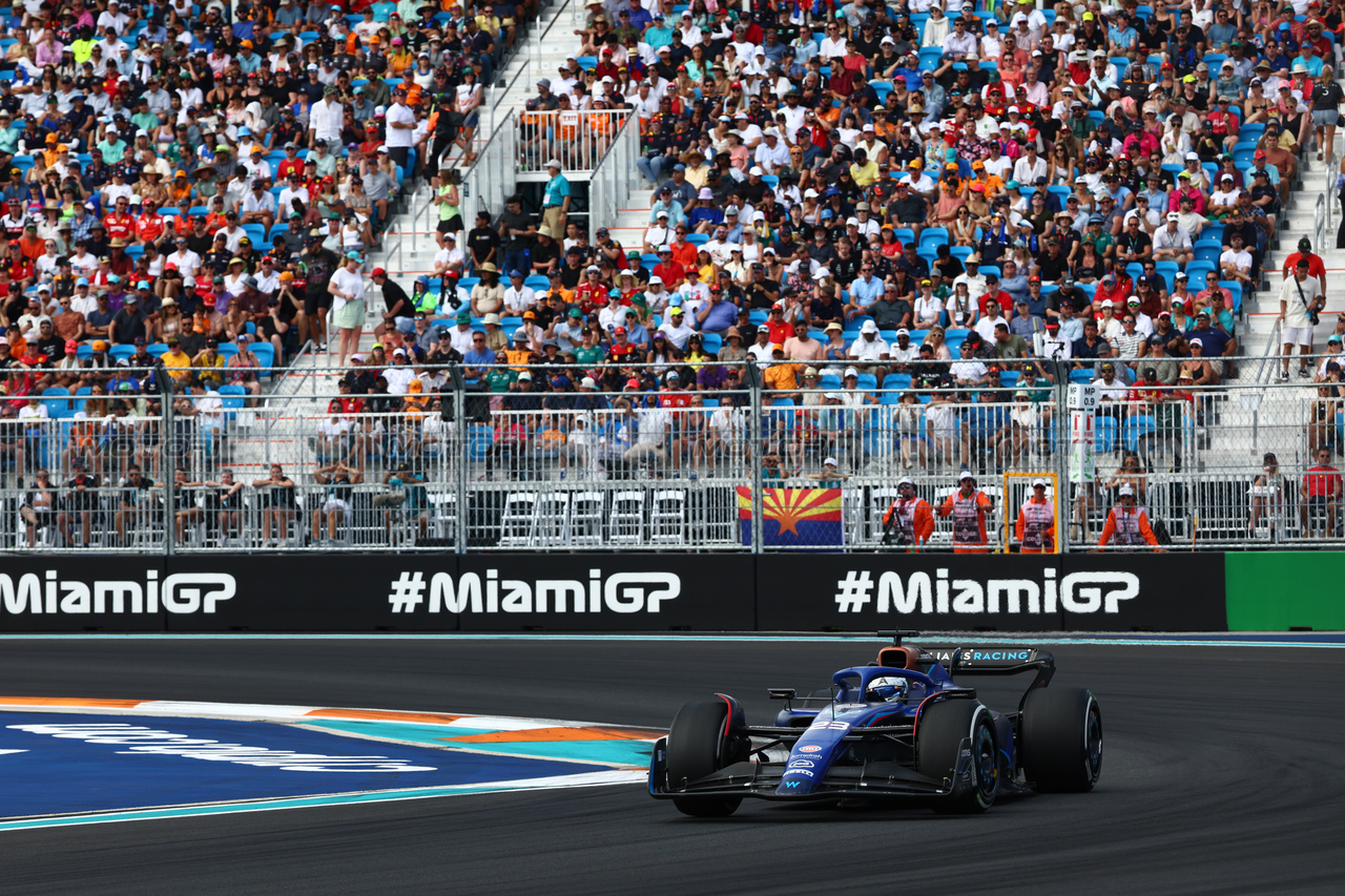 GP MIAMI, Alexander Albon (THA) Williams Racing FW44.
07.05.2023. Formula 1 World Championship, Rd 5, Miami Grand Prix, Miami, Florida, USA, Gara Day.
- www.xpbimages.com, EMail: requests@xpbimages.com ¬© Copyright: Batchelor / XPB Images