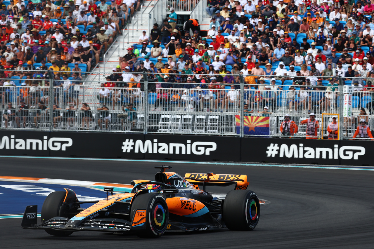 GP MIAMI, Oscar Piastri (AUS) McLaren MCL60.
07.05.2023. Formula 1 World Championship, Rd 5, Miami Grand Prix, Miami, Florida, USA, Gara Day.
- www.xpbimages.com, EMail: requests@xpbimages.com ¬© Copyright: Batchelor / XPB Images