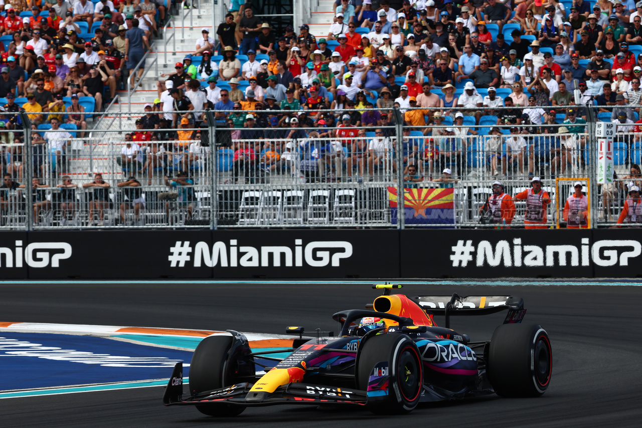 GP MIAMI, Sergio Perez (MEX) Red Bull Racing RB19.
07.05.2023. Formula 1 World Championship, Rd 5, Miami Grand Prix, Miami, Florida, USA, Gara Day.
- www.xpbimages.com, EMail: requests@xpbimages.com ¬© Copyright: Batchelor / XPB Images