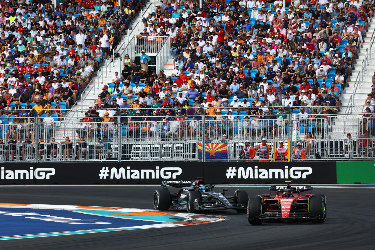 GP MIAMI, Carlos Sainz Jr (ESP) Ferrari F1-23.
07.05.2023. Formula 1 World Championship, Rd 5, Miami Grand Prix, Miami, Florida, USA, Gara Day.
- www.xpbimages.com, EMail: requests@xpbimages.com ¬© Copyright: Batchelor / XPB Images