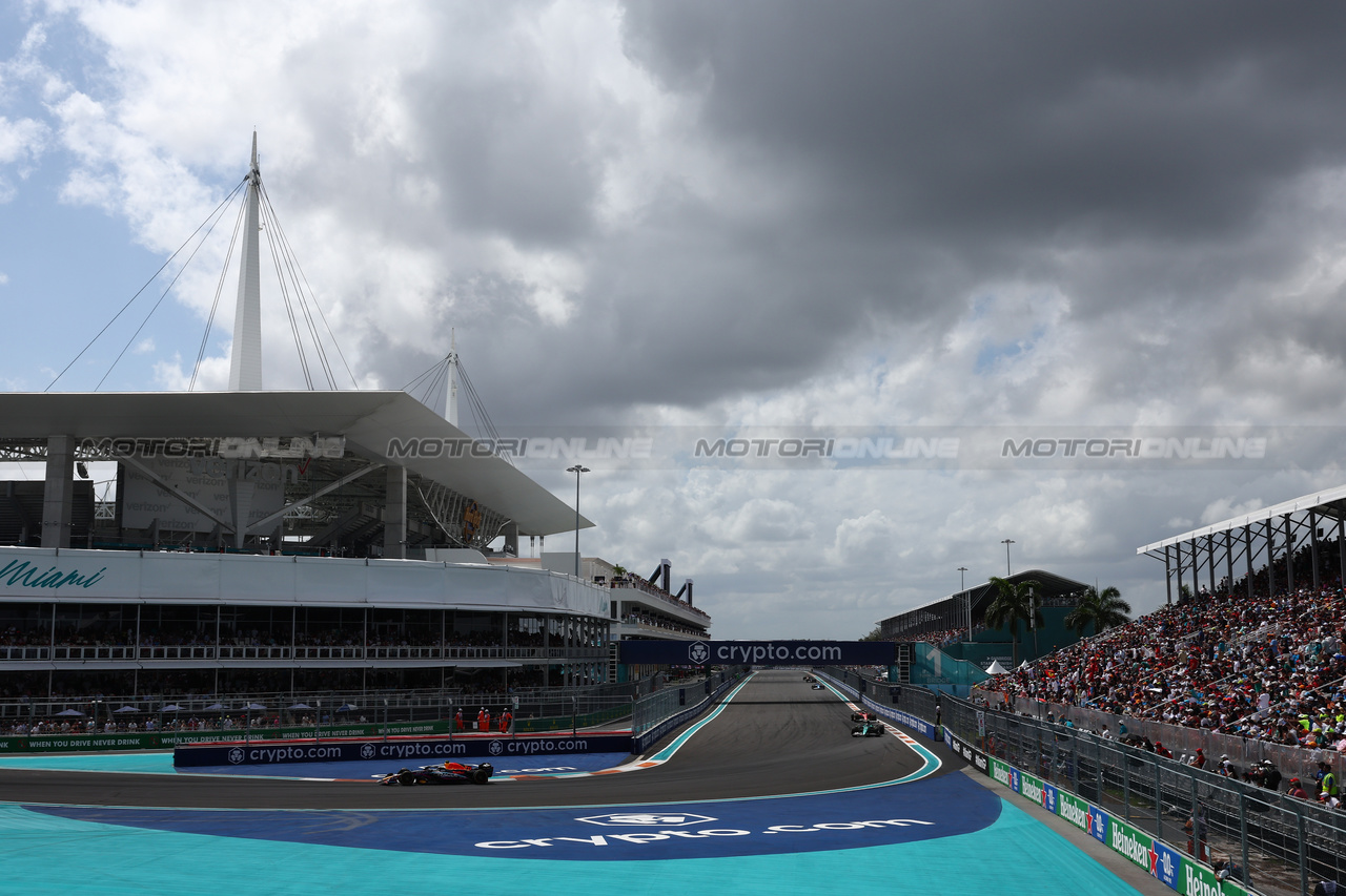 GP MIAMI, Sergio Perez (MEX) Red Bull Racing RB19.
07.05.2023. Formula 1 World Championship, Rd 5, Miami Grand Prix, Miami, Florida, USA, Gara Day.
- www.xpbimages.com, EMail: requests@xpbimages.com ¬© Copyright: Batchelor / XPB Images