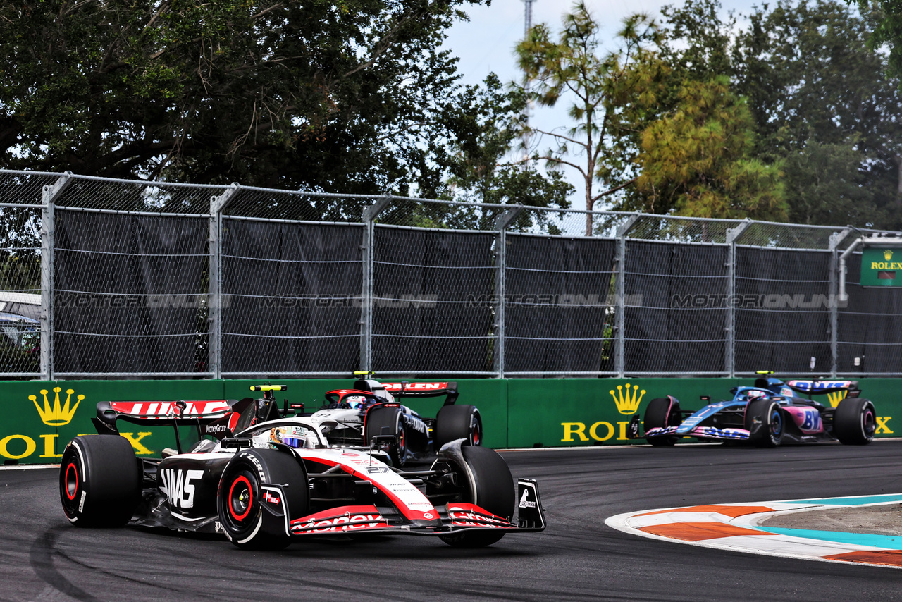 GP MIAMI, Nico Hulkenberg (GER) Haas VF-23.

07.05.2023. Formula 1 World Championship, Rd 5, Miami Grand Prix, Miami, Florida, USA, Gara Day.

- www.xpbimages.com, EMail: requests@xpbimages.com ¬© Copyright: Moy / XPB Images