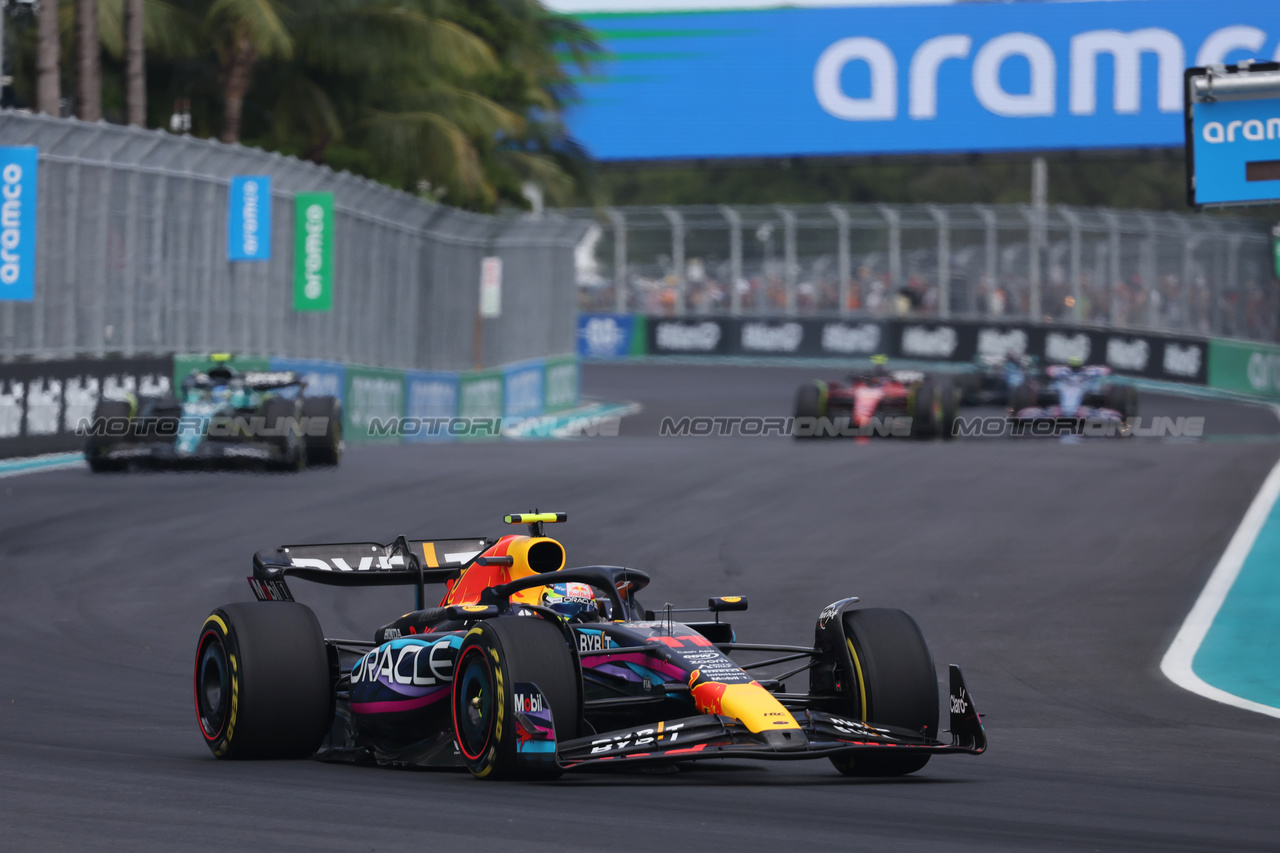 GP MIAMI, Sergio Perez (MEX) Red Bull Racing RB19.

07.05.2023. Formula 1 World Championship, Rd 5, Miami Grand Prix, Miami, Florida, USA, Gara Day.

- www.xpbimages.com, EMail: requests@xpbimages.com ¬© Copyright: Bearne / XPB Images