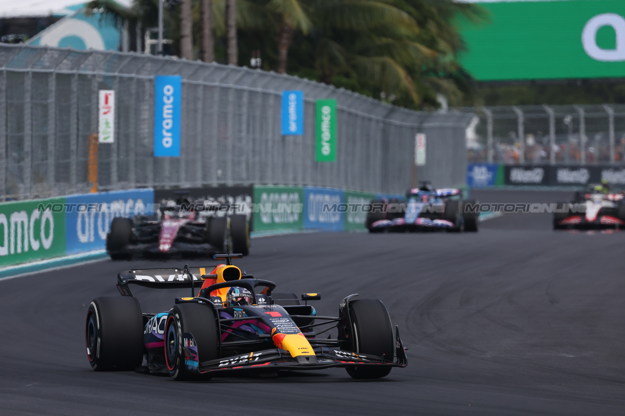 GP MIAMI, Max Verstappen (NLD) Red Bull Racing RB19.



07.05.2023. Formula 1 World Championship, Rd 5, Miami Grand Prix, Miami, Florida, USA, Gara Day.

- www.xpbimages.com, EMail: requests@xpbimages.com ¬© Copyright: Bearne / XPB Images