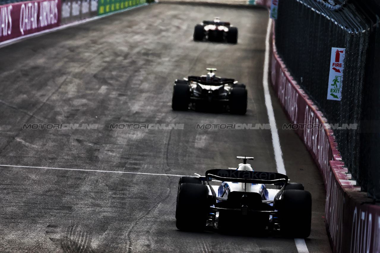 GP MIAMI, Alexander Albon (THA) Williams Racing FW45.

07.05.2023. Formula 1 World Championship, Rd 5, Miami Grand Prix, Miami, Florida, USA, Gara Day.

 - www.xpbimages.com, EMail: requests@xpbimages.com ¬© Copyright: Coates / XPB Images