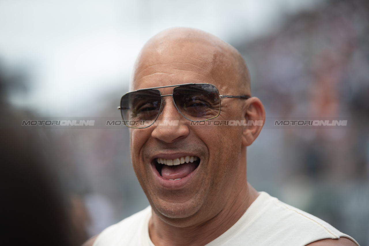 GP MIAMI, Vin Diesel (USA) Actor on the grid.

07.05.2023. Formula 1 World Championship, Rd 5, Miami Grand Prix, Miami, Florida, USA, Gara Day.

- www.xpbimages.com, EMail: requests@xpbimages.com ¬© Copyright: Price / XPB Images