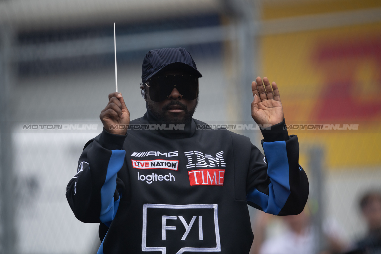 GP MIAMI, will.i.am (USA) Black Eyed Peas on the grid.

07.05.2023. Formula 1 World Championship, Rd 5, Miami Grand Prix, Miami, Florida, USA, Gara Day.

- www.xpbimages.com, EMail: requests@xpbimages.com ¬© Copyright: Price / XPB Images