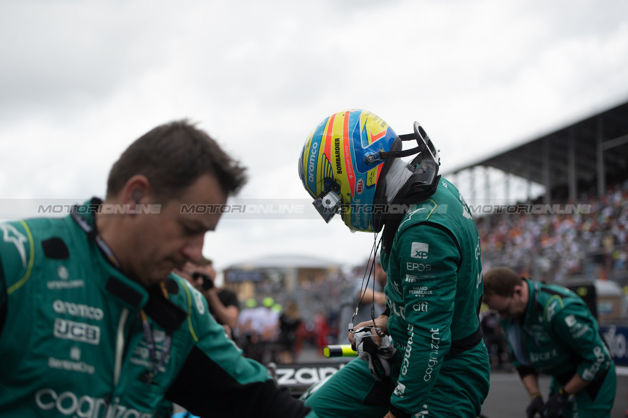 GP MIAMI, Fernando Alonso (ESP) Aston Martin F1 Team AMR23 on the grid.

07.05.2023. Formula 1 World Championship, Rd 5, Miami Grand Prix, Miami, Florida, USA, Gara Day.

- www.xpbimages.com, EMail: requests@xpbimages.com ¬© Copyright: Price / XPB Images