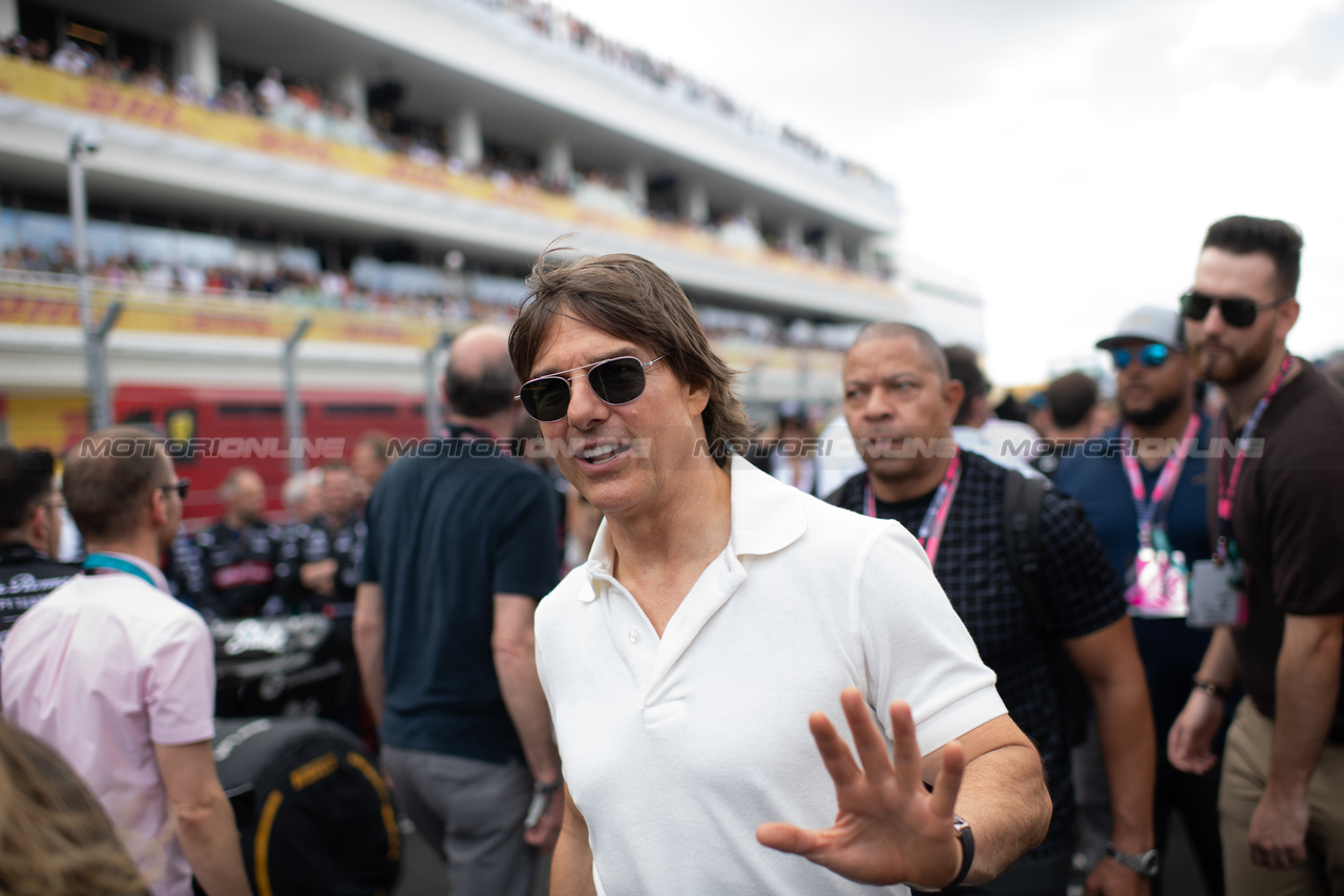 GP MIAMI, Tom Cruise (USA) Actor on the grid.

07.05.2023. Formula 1 World Championship, Rd 5, Miami Grand Prix, Miami, Florida, USA, Gara Day.

- www.xpbimages.com, EMail: requests@xpbimages.com ¬© Copyright: Price / XPB Images