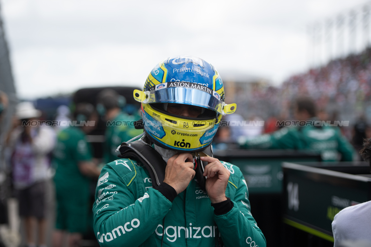 GP MIAMI, Fernando Alonso (ESP) Aston Martin F1 Team on the grid.

07.05.2023. Formula 1 World Championship, Rd 5, Miami Grand Prix, Miami, Florida, USA, Gara Day.

- www.xpbimages.com, EMail: requests@xpbimages.com ¬© Copyright: Price / XPB Images