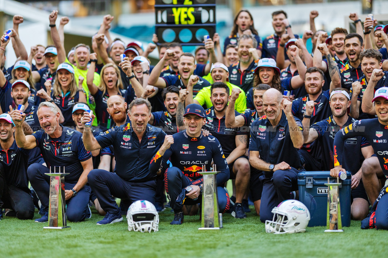 GP MIAMI, Max Verstappen (NLD) Red Bull Racing celebrates a 1-2 finish with the team.

07.05.2023. Formula 1 World Championship, Rd 5, Miami Grand Prix, Miami, Florida, USA, Gara Day.

 - www.xpbimages.com, EMail: requests@xpbimages.com ¬© Copyright: Gilbert / XPB Images