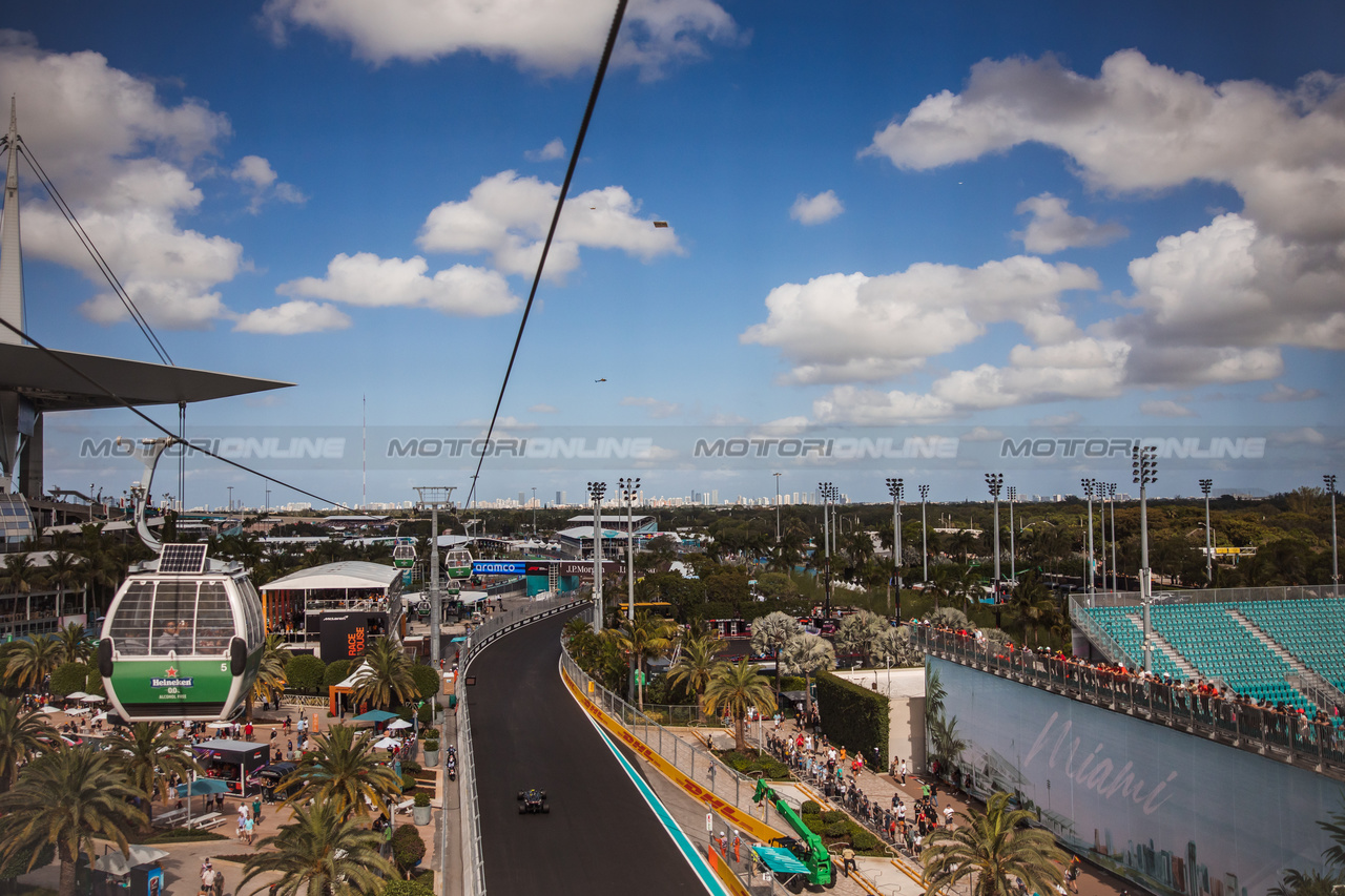 GP MIAMI, Lewis Hamilton (GBR) Mercedes AMG F1 W14.

07.05.2023. Formula 1 World Championship, Rd 5, Miami Grand Prix, Miami, Florida, USA, Gara Day.

- www.xpbimages.com, EMail: requests@xpbimages.com ¬© Copyright: Bearne / XPB Images