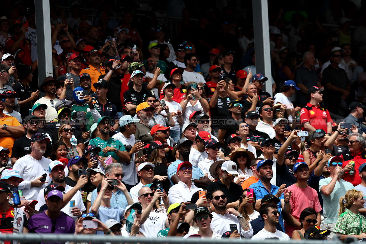 GP MIAMI, Circuit Atmosfera - fans in the grandstand.

07.05.2023. Formula 1 World Championship, Rd 5, Miami Grand Prix, Miami, Florida, USA, Gara Day.

- www.xpbimages.com, EMail: requests@xpbimages.com ¬© Copyright: Moy / XPB Images