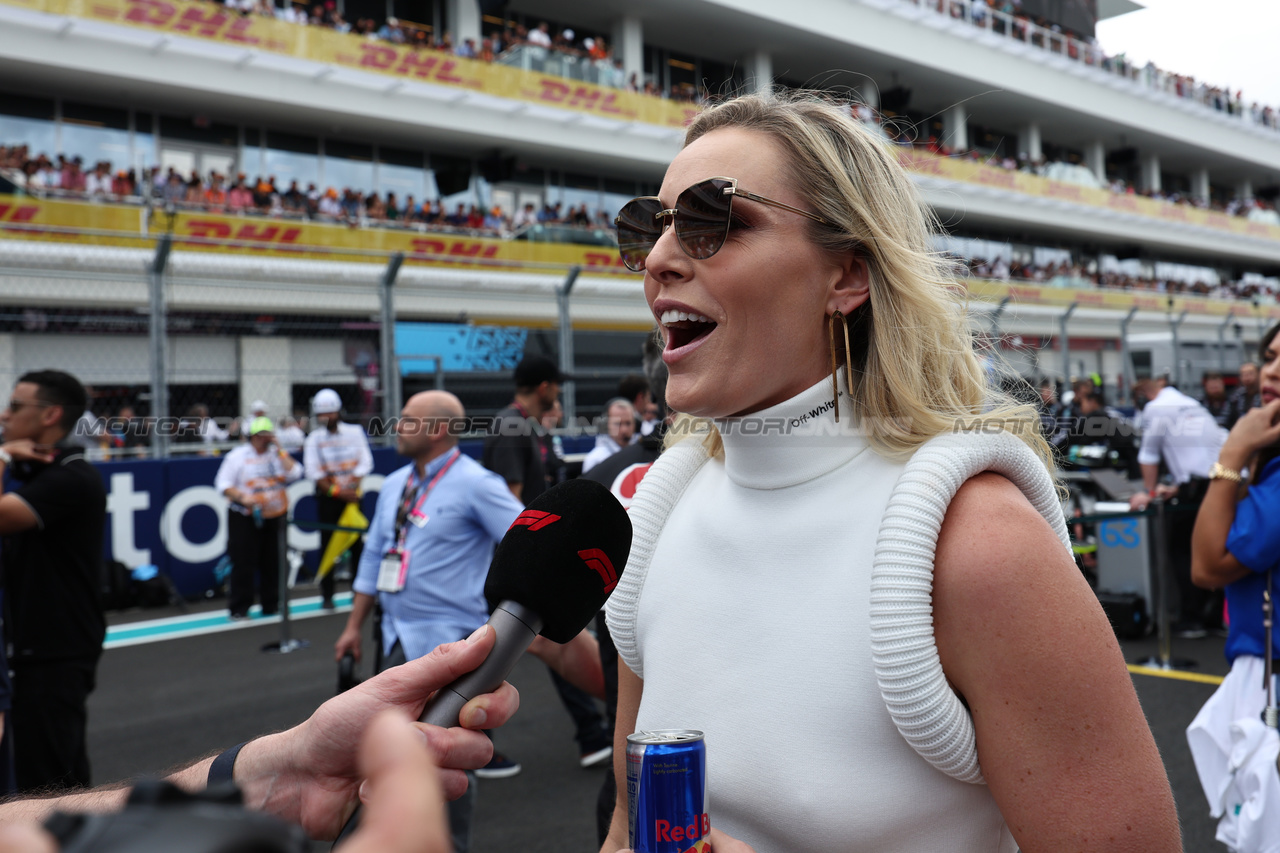 GP MIAMI, Lindsey Vonn (USA) Former Alpine Ski Garar on the grid.

07.05.2023. Formula 1 World Championship, Rd 5, Miami Grand Prix, Miami, Florida, USA, Gara Day.

- www.xpbimages.com, EMail: requests@xpbimages.com ¬© Copyright: Moy / XPB Images