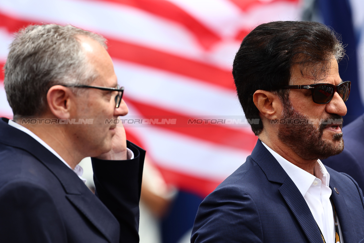 GP MIAMI, Mohammed Bin Sulayem (UAE) FIA President (Right) e Stefano Domenicali (ITA) Formula One President e CEO (Left) on the grid.

07.05.2023. Formula 1 World Championship, Rd 5, Miami Grand Prix, Miami, Florida, USA, Gara Day.

- www.xpbimages.com, EMail: requests@xpbimages.com ¬© Copyright: Batchelor / XPB Images