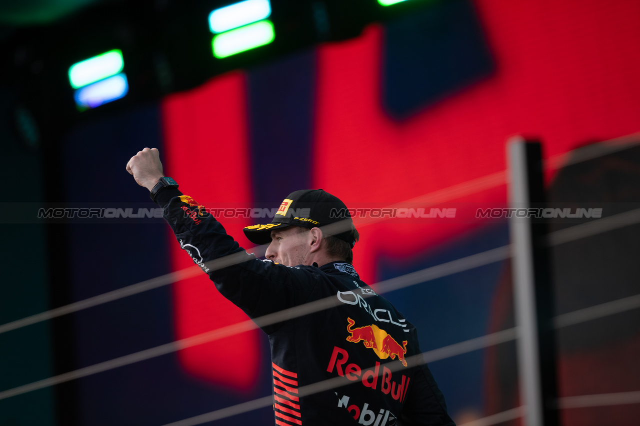 GP MIAMI, Gara winner Max Verstappen (NLD) Red Bull Racing celebrates on the podium.

07.05.2023. Formula 1 World Championship, Rd 5, Miami Grand Prix, Miami, Florida, USA, Gara Day.

- www.xpbimages.com, EMail: requests@xpbimages.com ¬© Copyright: Price / XPB Images