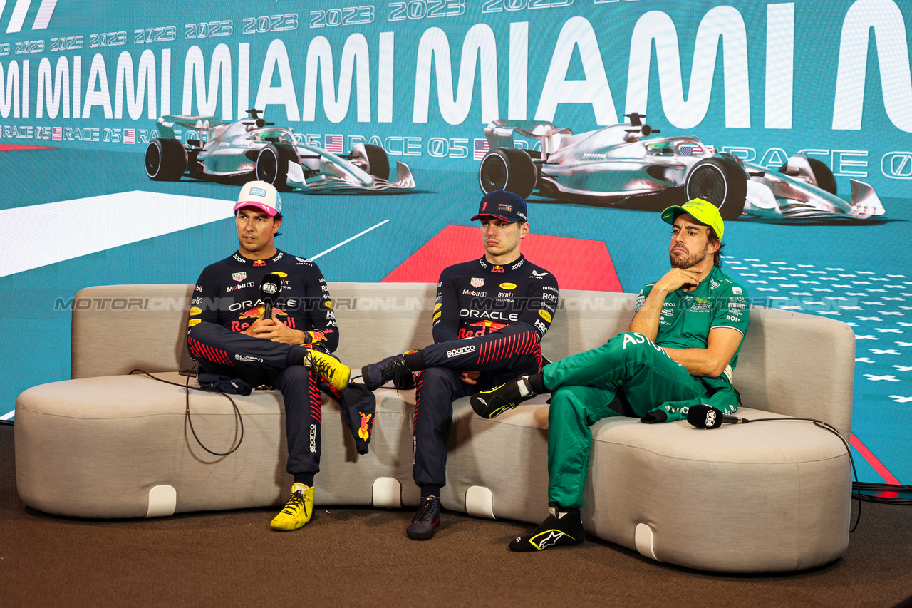 GP MIAMI, (L to R): Sergio Perez (MEX) Red Bull Racing; Max Verstappen (NLD) Red Bull Racing; e Fernando Alonso (ESP) Aston Martin F1 Team, in the post race FIA Press Conference.

07.05.2023. Formula 1 World Championship, Rd 5, Miami Grand Prix, Miami, Florida, USA, Gara Day.

- www.xpbimages.com, EMail: requests@xpbimages.com ¬© Copyright: XPB Images