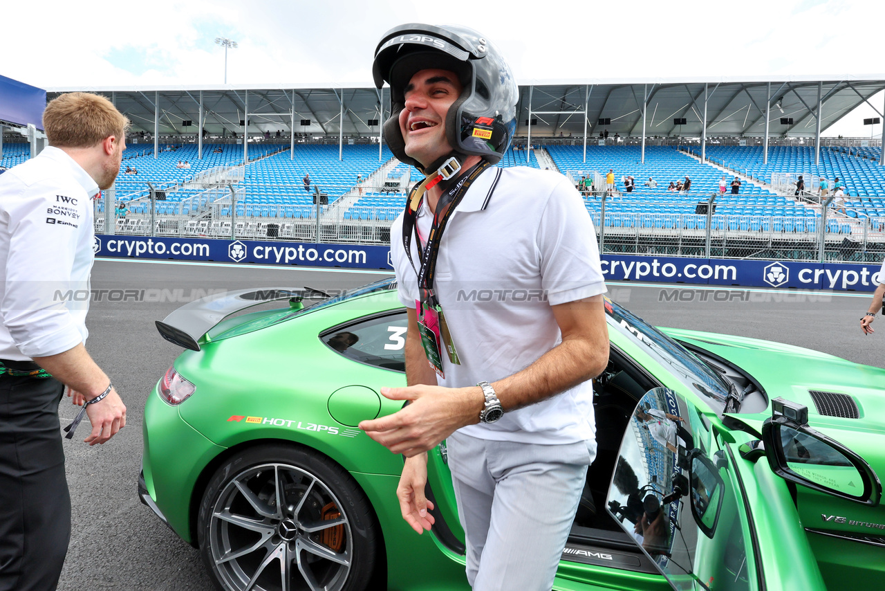 GP MIAMI, Roger Federer (SUI) Tennis Player - Pirelli Hot Laps.

07.05.2023. Formula 1 World Championship, Rd 5, Miami Grand Prix, Miami, Florida, USA, Gara Day.

- www.xpbimages.com, EMail: requests@xpbimages.com ¬© Copyright: Moy / XPB Images