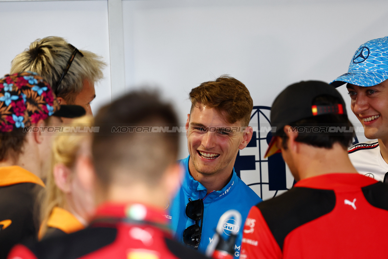 GP MIAMI, Logan Sargeant (USA) Williams Racing on the drivers' parade.

07.05.2023. Formula 1 World Championship, Rd 5, Miami Grand Prix, Miami, Florida, USA, Gara Day.

- www.xpbimages.com, EMail: requests@xpbimages.com ¬© Copyright: Batchelor / XPB Images