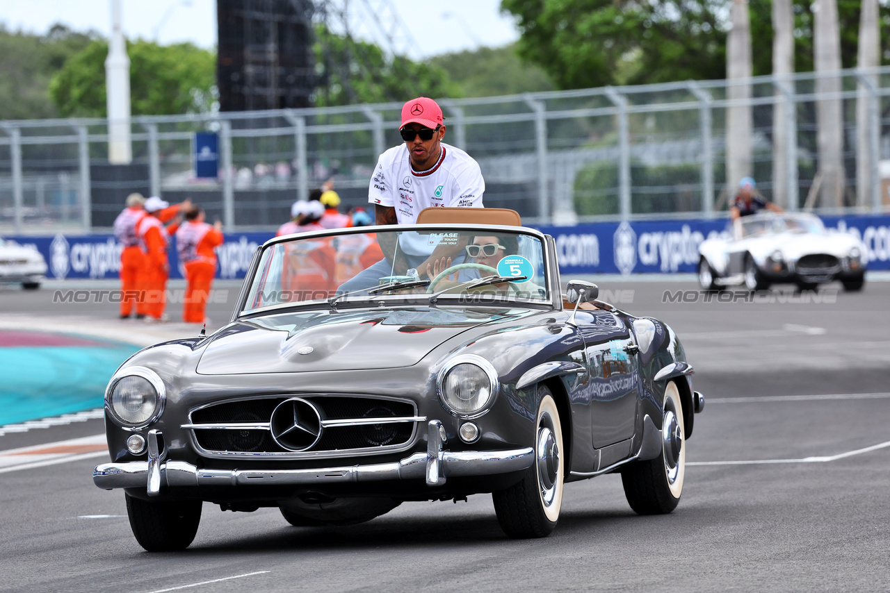 GP MIAMI, Lewis Hamilton (GBR) Mercedes AMG F1 on the drivers' parade.

07.05.2023. Formula 1 World Championship, Rd 5, Miami Grand Prix, Miami, Florida, USA, Gara Day.

- www.xpbimages.com, EMail: requests@xpbimages.com ¬© Copyright: Batchelor / XPB Images