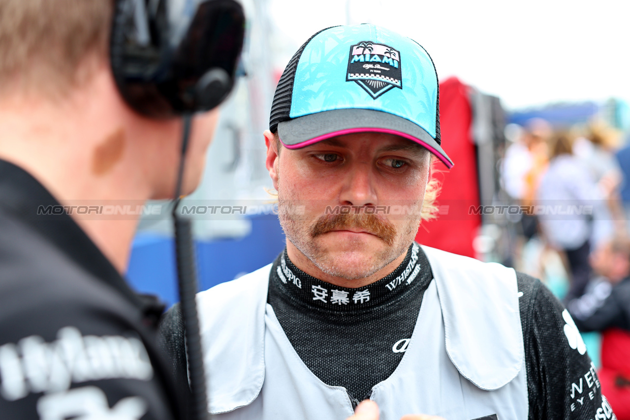 GP MIAMI, Valtteri Bottas (FIN) Alfa Romeo F1 Team C43 on the grid.

07.05.2023. Formula 1 World Championship, Rd 5, Miami Grand Prix, Miami, Florida, USA, Gara Day.

- www.xpbimages.com, EMail: requests@xpbimages.com ¬© Copyright: Batchelor / XPB Images