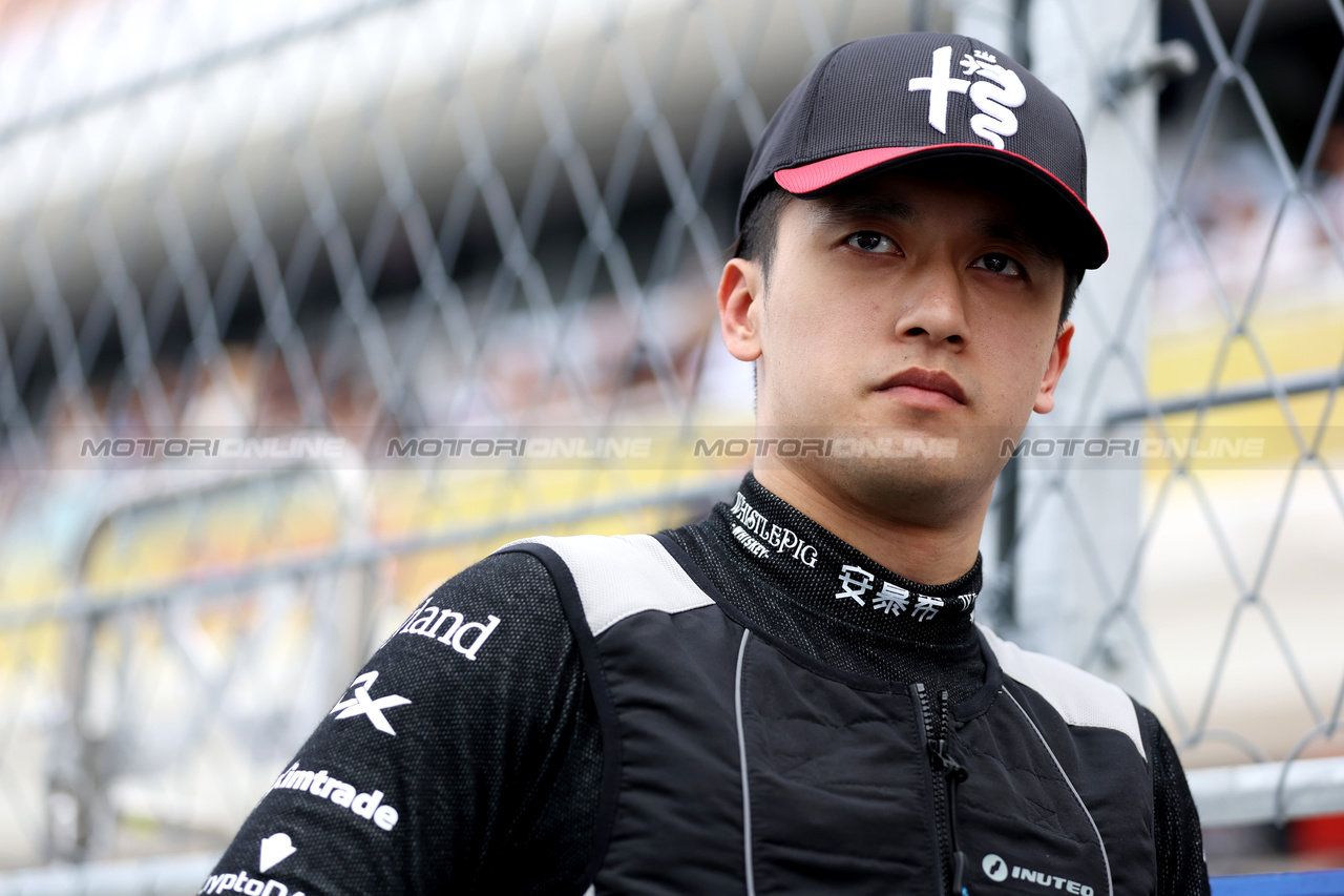 GP MIAMI, Zhou Guanyu (CHN) Alfa Romeo F1 Team on the grid.

07.05.2023. Formula 1 World Championship, Rd 5, Miami Grand Prix, Miami, Florida, USA, Gara Day.

 - www.xpbimages.com, EMail: requests@xpbimages.com ¬© Copyright: Gilbert / XPB Images