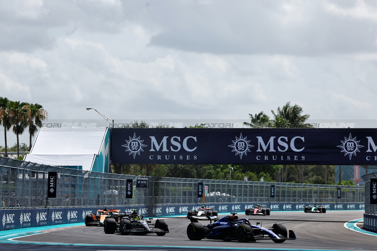 GP MIAMI, Alexander Albon (THA) Williams Racing FW45.

07.05.2023. Formula 1 World Championship, Rd 5, Miami Grand Prix, Miami, Florida, USA, Gara Day.

 - www.xpbimages.com, EMail: requests@xpbimages.com ¬© Copyright: Coates / XPB Images