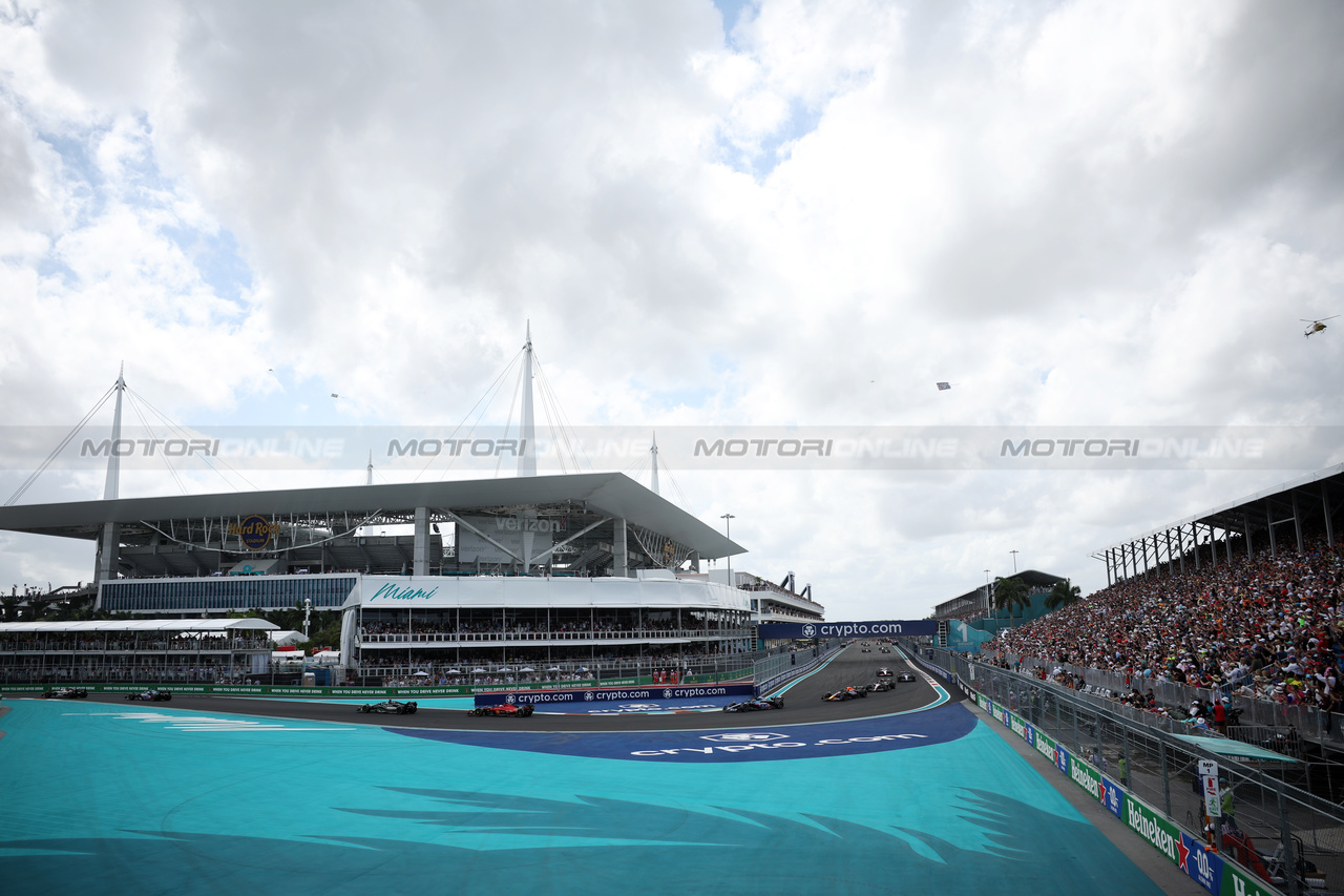 GP MIAMI, Esteban Ocon (FRA) Alpine F1 Team A523 on the formation lap.

07.05.2023. Formula 1 World Championship, Rd 5, Miami Grand Prix, Miami, Florida, USA, Gara Day.

 - www.xpbimages.com, EMail: requests@xpbimages.com ¬© Copyright: Gilbert / XPB Images