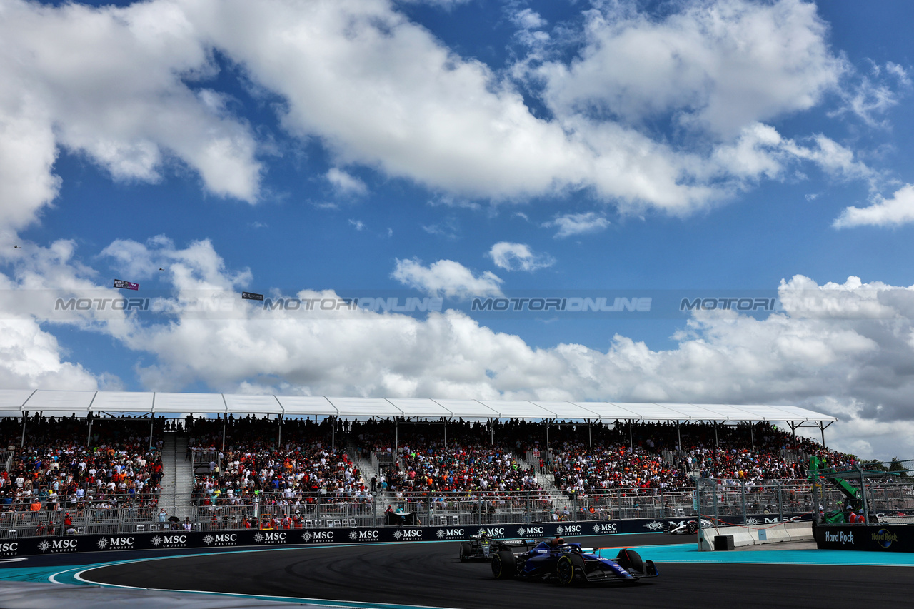 GP MIAMI, Alexander Albon (THA) Williams Racing FW45.

07.05.2023. Formula 1 World Championship, Rd 5, Miami Grand Prix, Miami, Florida, USA, Gara Day.

 - www.xpbimages.com, EMail: requests@xpbimages.com ¬© Copyright: Coates / XPB Images