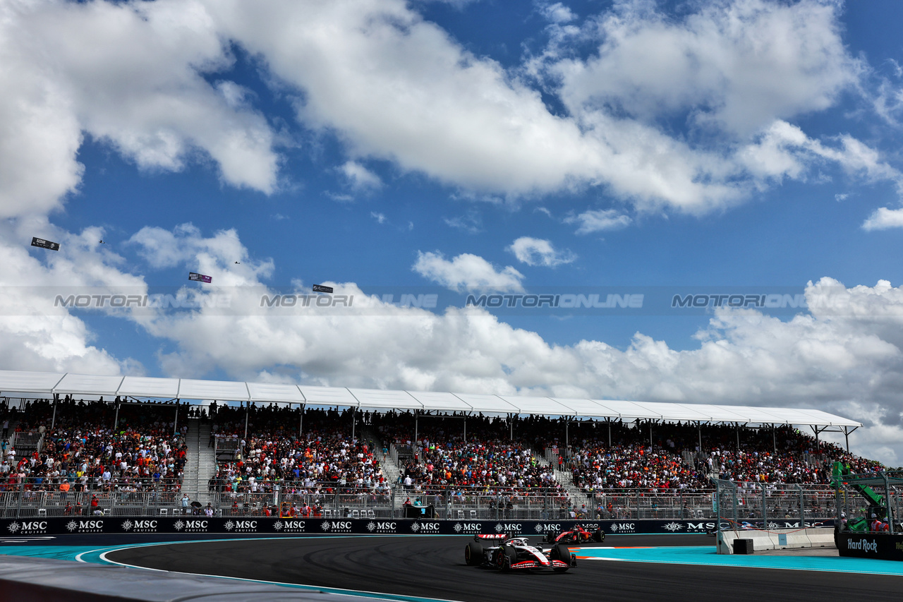 GP MIAMI, Kevin Magnussen (DEN) Haas VF-23.

07.05.2023. Formula 1 World Championship, Rd 5, Miami Grand Prix, Miami, Florida, USA, Gara Day.

 - www.xpbimages.com, EMail: requests@xpbimages.com ¬© Copyright: Coates / XPB Images