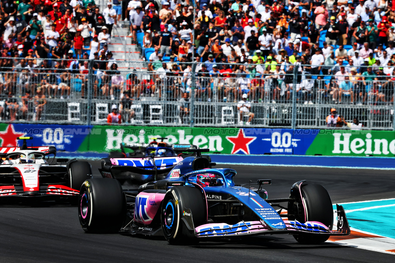 GP MIAMI, Esteban Ocon (FRA) Alpine F1 Team A523.

07.05.2023. Formula 1 World Championship, Rd 5, Miami Grand Prix, Miami, Florida, USA, Gara Day.

- www.xpbimages.com, EMail: requests@xpbimages.com ¬© Copyright: Charniaux / XPB Images