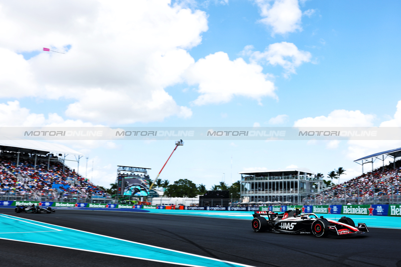 GP MIAMI, Nico Hulkenberg (GER) Haas VF-23.

07.05.2023. Formula 1 World Championship, Rd 5, Miami Grand Prix, Miami, Florida, USA, Gara Day.

- www.xpbimages.com, EMail: requests@xpbimages.com ¬© Copyright: Charniaux / XPB Images