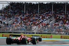 GP MIAMI, Fernando Alonso (ESP) Aston Martin F1 Team AMR23 davanti a Carlos Sainz Jr (ESP) Ferrari SF-23.
07.05.2023. Formula 1 World Championship, Rd 5, Miami Grand Prix, Miami, Florida, USA, Gara Day.
- www.xpbimages.com, EMail: requests@xpbimages.com ¬© Copyright: Bearne / XPB Images