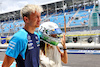 GP MIAMI, (L to R): Alexander Albon (THA) Williams Racing with girlfriend Muni Lily He (CHN) Professional Golfer.
07.05.2023. Formula 1 World Championship, Rd 5, Miami Grand Prix, Miami, Florida, USA, Gara Day.
- www.xpbimages.com, EMail: requests@xpbimages.com ¬© Copyright: Batchelor / XPB Images