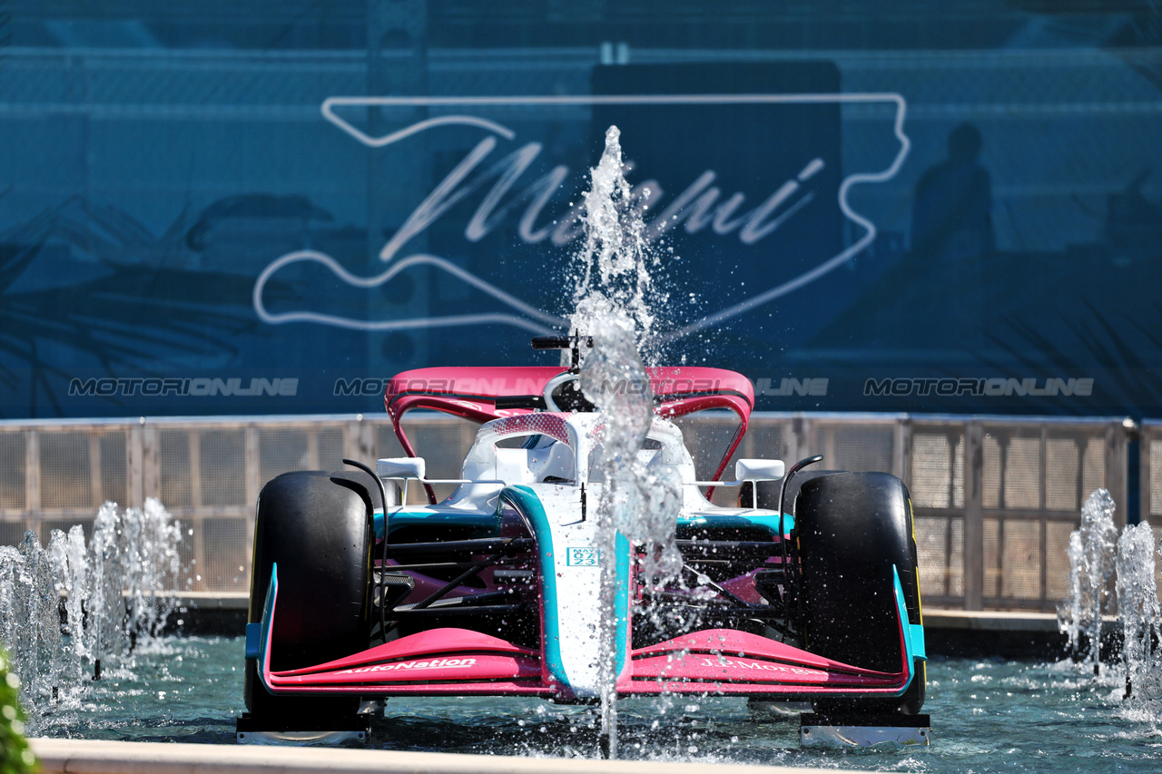 GP MIAMI, Circuit Atmosfera - water fountain display.

04.05.2023. Formula 1 World Championship, Rd 5, Miami Grand Prix, Miami, Florida, USA, Preparation Day.

- www.xpbimages.com, EMail: requests@xpbimages.com ¬© Copyright: Moy / XPB Images