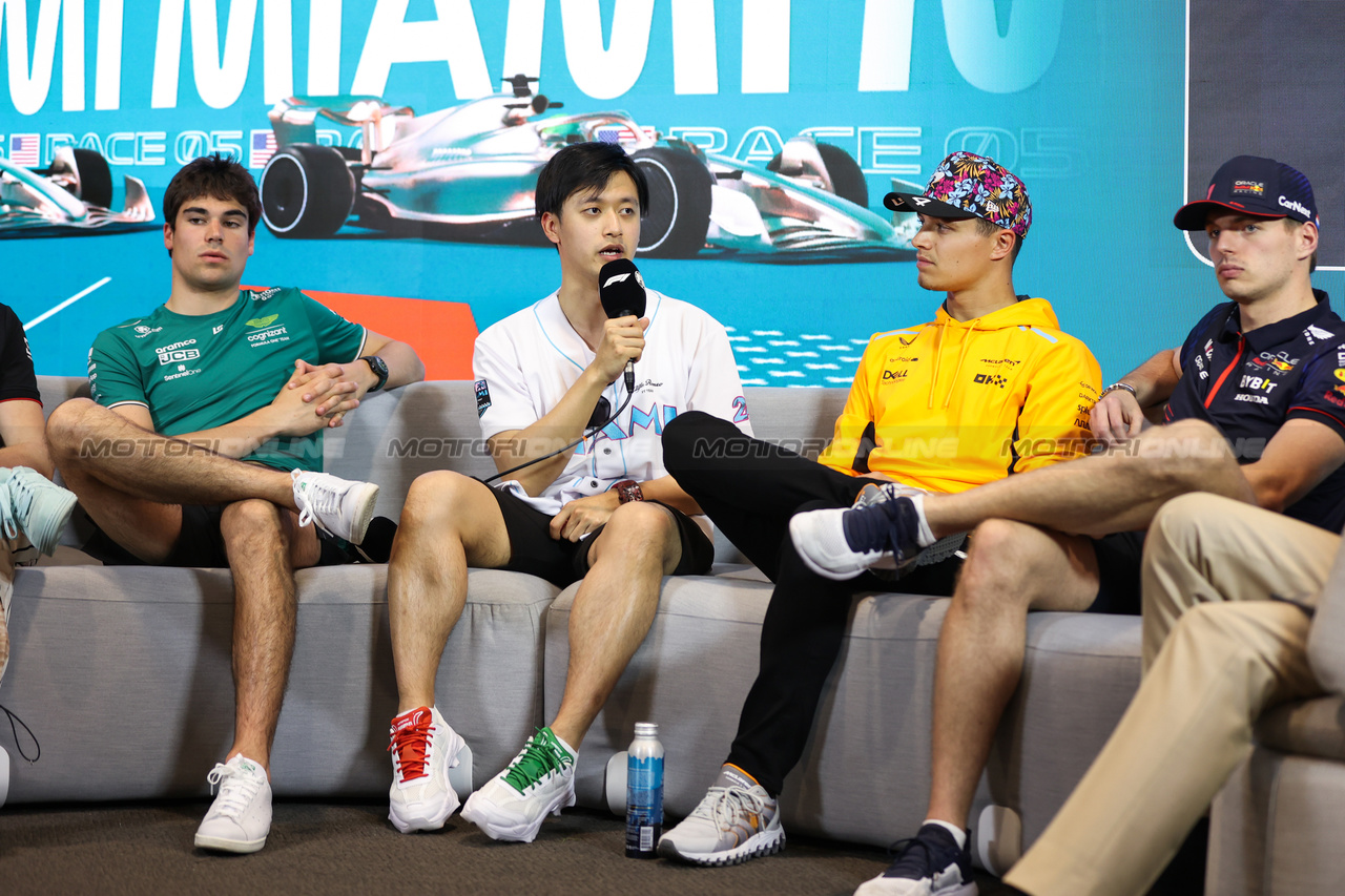GP MIAMI, (L to R): Lance Stroll (CDN) Aston Martin F1 Team; Zhou Guanyu (CHN) Alfa Romeo F1 Team; Lando Norris (GBR) McLaren; e Max Verstappen (NLD) Red Bull Racing, in the FIA Press Conference.

04.05.2023. Formula 1 World Championship, Rd 5, Miami Grand Prix, Miami, Florida, USA, Preparation Day.

- www.xpbimages.com, EMail: requests@xpbimages.com ¬© Copyright: XPB Images