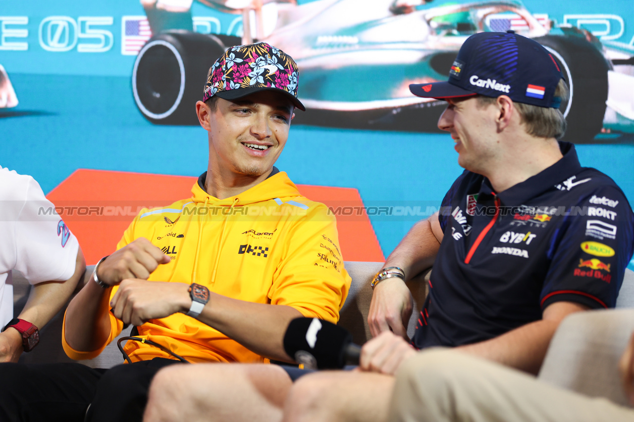 GP MIAMI, (L to R): Lando Norris (GBR) McLaren e Max Verstappen (NLD) Red Bull Racing in the FIA Press Conference.

04.05.2023. Formula 1 World Championship, Rd 5, Miami Grand Prix, Miami, Florida, USA, Preparation Day.

- www.xpbimages.com, EMail: requests@xpbimages.com ¬© Copyright: XPB Images