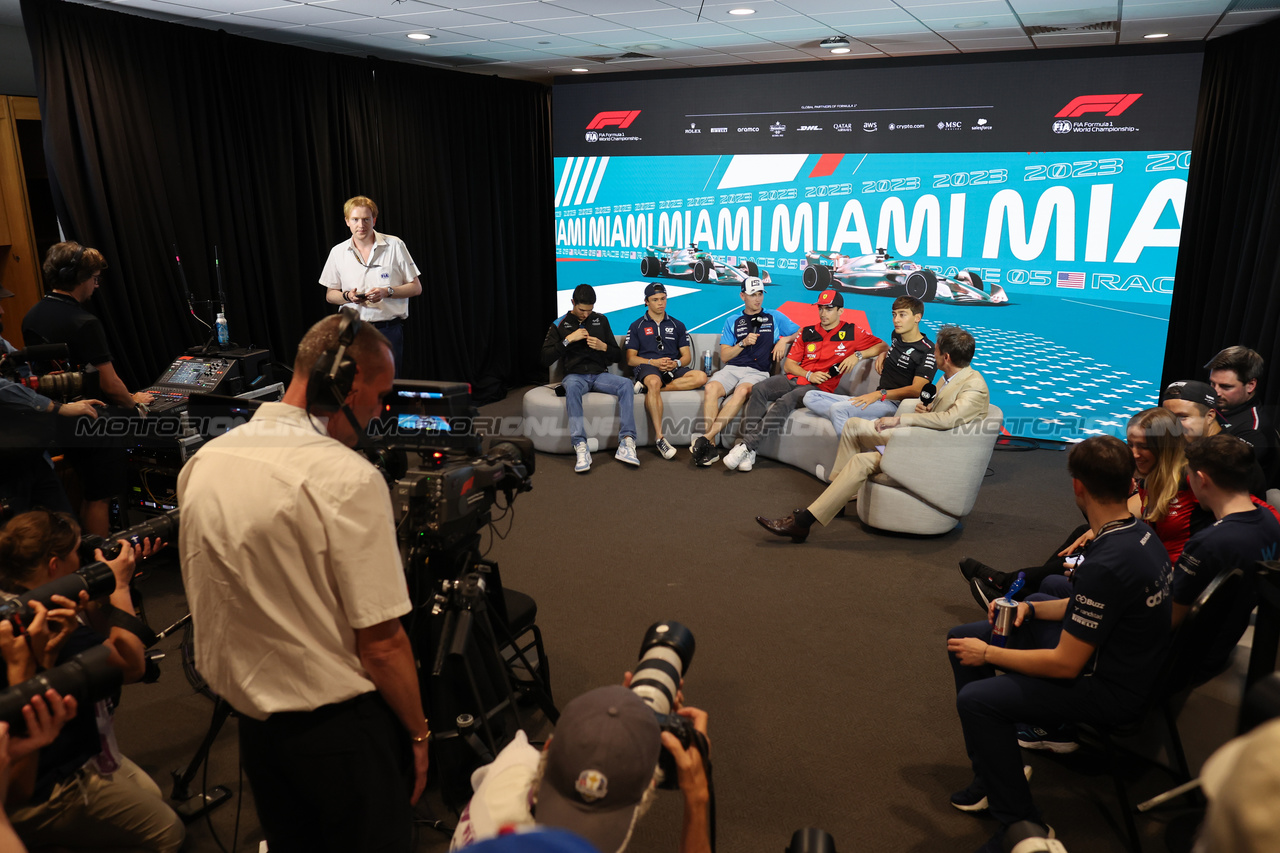 GP MIAMI, (L to R): Esteban Ocon (FRA) Alpine F1 Team; Nyck de Vries (NLD) AlphaTauri; Logan Sargeant (USA) Williams Racing; Charles Leclerc (MON) Ferrari; e George Russell (GBR) Mercedes AMG F1, in the FIA Press Conference.

04.05.2023. Formula 1 World Championship, Rd 5, Miami Grand Prix, Miami, Florida, USA, Preparation Day.

- www.xpbimages.com, EMail: requests@xpbimages.com ¬© Copyright: XPB Images