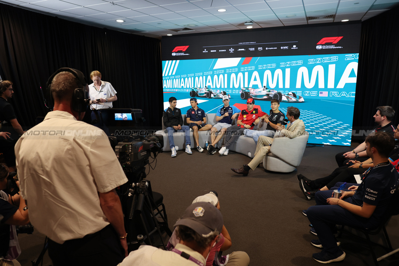 GP MIAMI, (L to R): Esteban Ocon (FRA) Alpine F1 Team; Nyck de Vries (NLD) AlphaTauri; Logan Sargeant (USA) Williams Racing; Charles Leclerc (MON) Ferrari; e George Russell (GBR) Mercedes AMG F1, in the FIA Press Conference.

04.05.2023. Formula 1 World Championship, Rd 5, Miami Grand Prix, Miami, Florida, USA, Preparation Day.

- www.xpbimages.com, EMail: requests@xpbimages.com ¬© Copyright: XPB Images