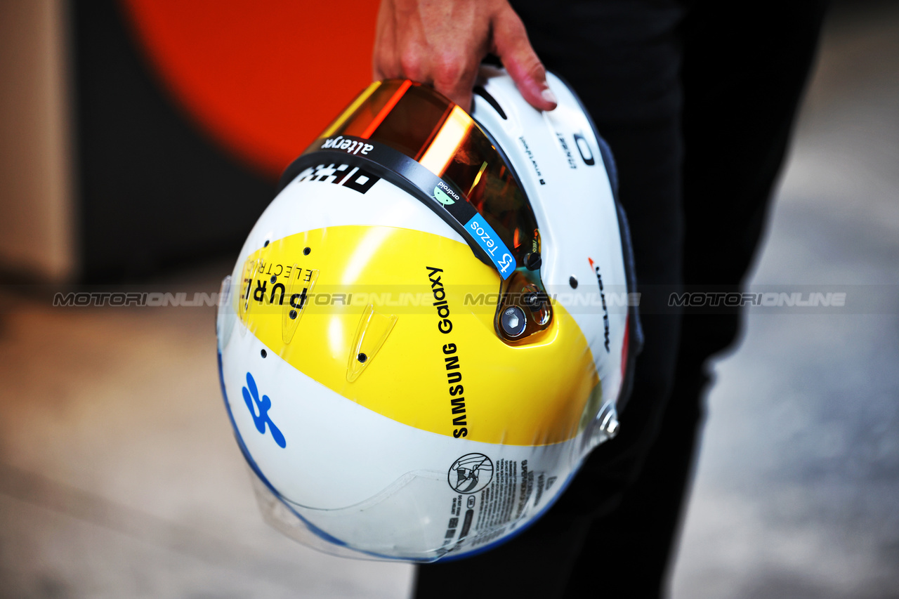 GP MIAMI, The helmet of Lando Norris (GBR) McLaren.

04.05.2023. Formula 1 World Championship, Rd 5, Miami Grand Prix, Miami, Florida, USA, Preparation Day.

- www.xpbimages.com, EMail: requests@xpbimages.com ¬© Copyright: Gilbert / XPB Images