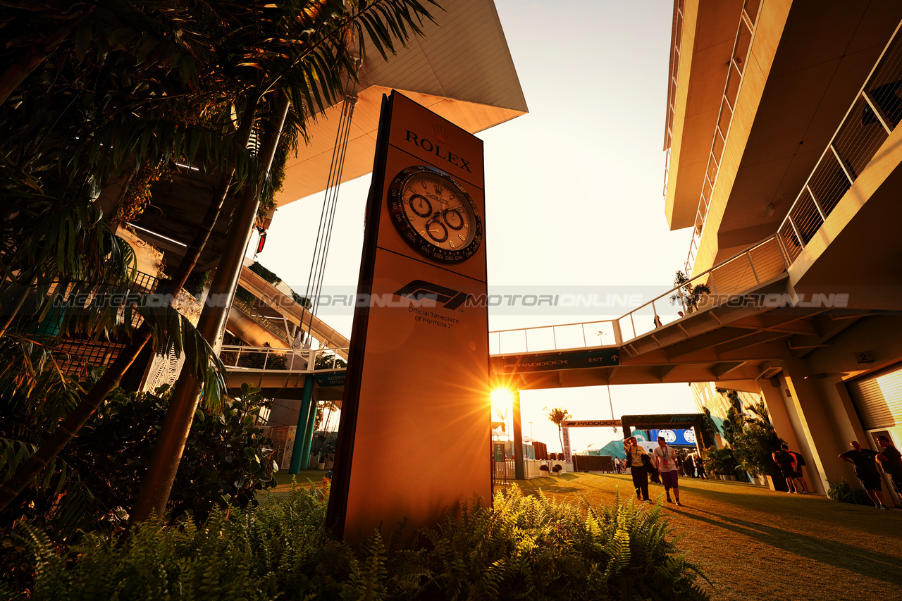 GP MIAMI, Circuit Atmosfera -Rolex clock in the paddock at sunset.

04.05.2023. Formula 1 World Championship, Rd 5, Miami Grand Prix, Miami, Florida, USA, Preparation Day.

- www.xpbimages.com, EMail: requests@xpbimages.com ¬© Copyright: Moy / XPB Images