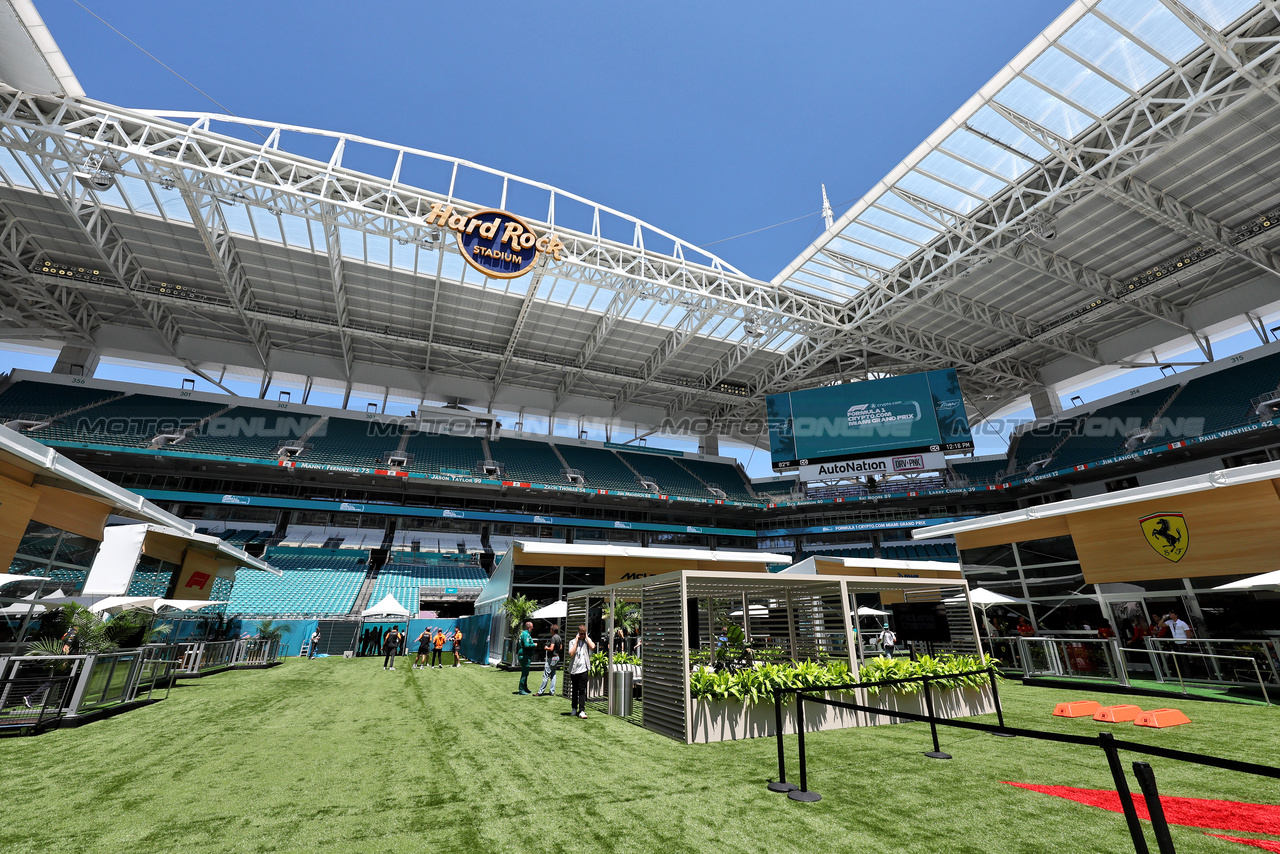 GP MIAMI, Circuit Atmosfera - the F1 Paddock contained inside the Hard Rock Stadium.



04.05.2023. Formula 1 World Championship, Rd 5, Miami Grand Prix, Miami, Florida, USA, Preparation Day.

- www.xpbimages.com, EMail: requests@xpbimages.com ¬© Copyright: Moy / XPB Images