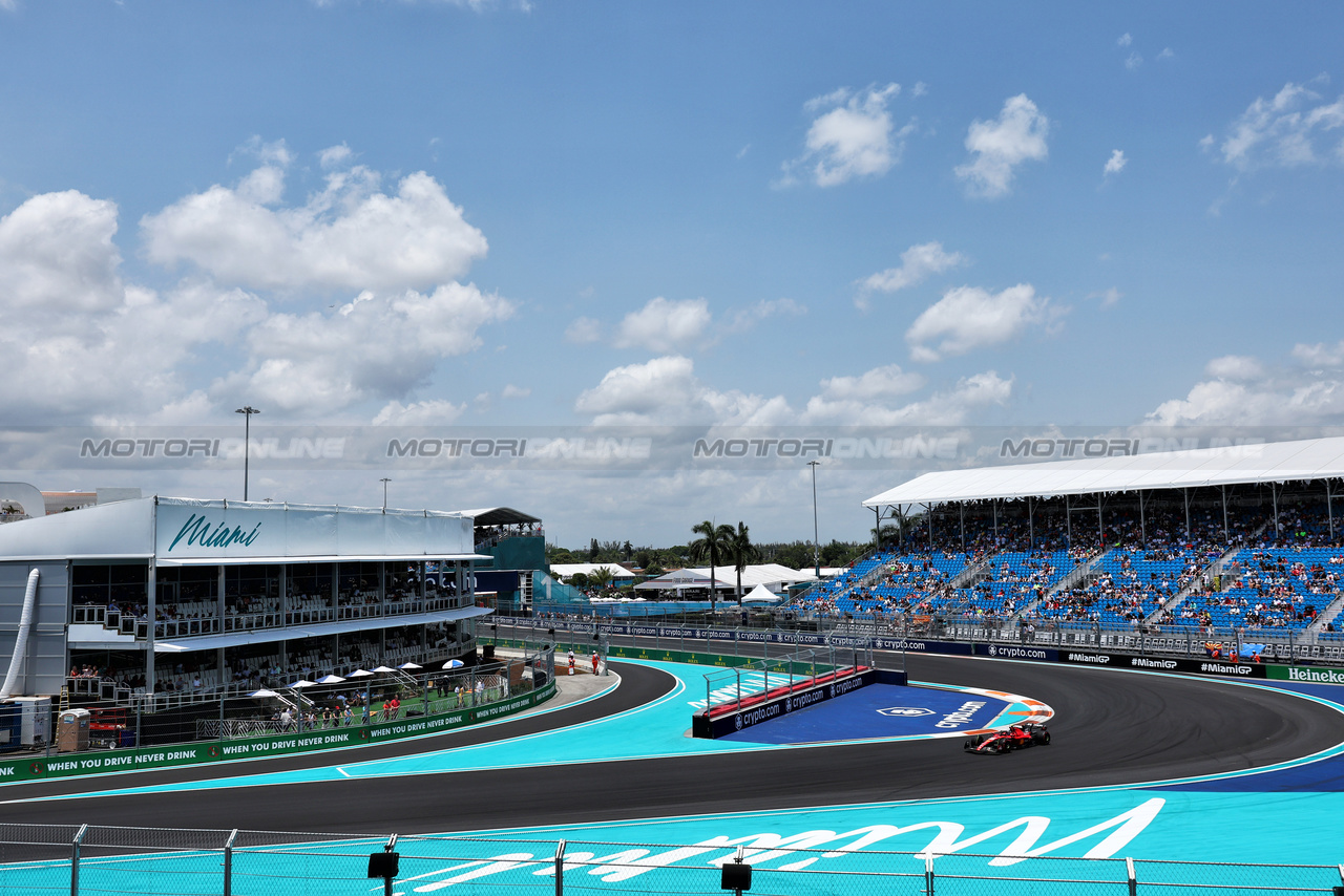 GP MIAMI, Carlos Sainz Jr (ESP) Ferrari SF-23.

06.05.2023. Formula 1 World Championship, Rd 5, Miami Grand Prix, Miami, Florida, USA, Qualifiche Day.

- www.xpbimages.com, EMail: requests@xpbimages.com ¬© Copyright: Moy / XPB Images