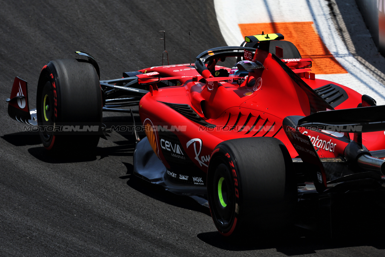 GP MIAMI, Carlos Sainz Jr (ESP) Ferrari SF-23.

06.05.2023. Formula 1 World Championship, Rd 5, Miami Grand Prix, Miami, Florida, USA, Qualifiche Day.

- www.xpbimages.com, EMail: requests@xpbimages.com ¬© Copyright: Bearne / XPB Images